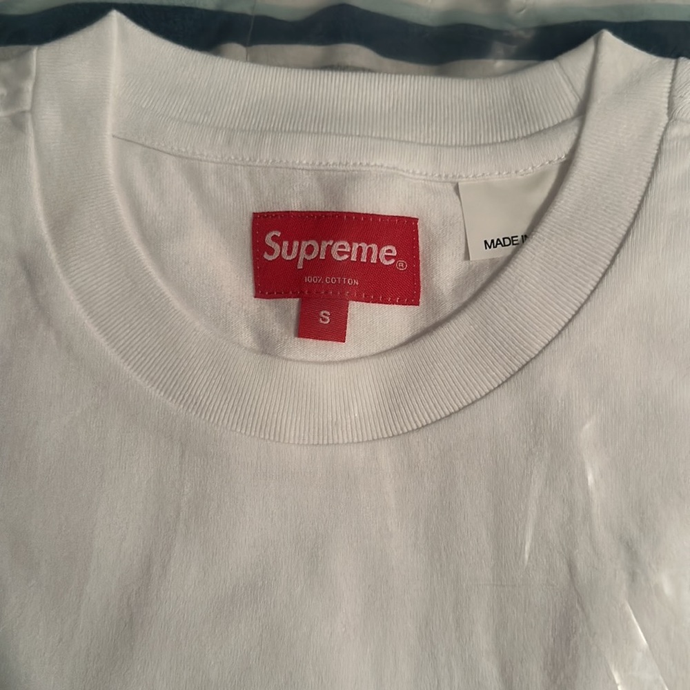 Supreme white sweater - Picture 2 of 3